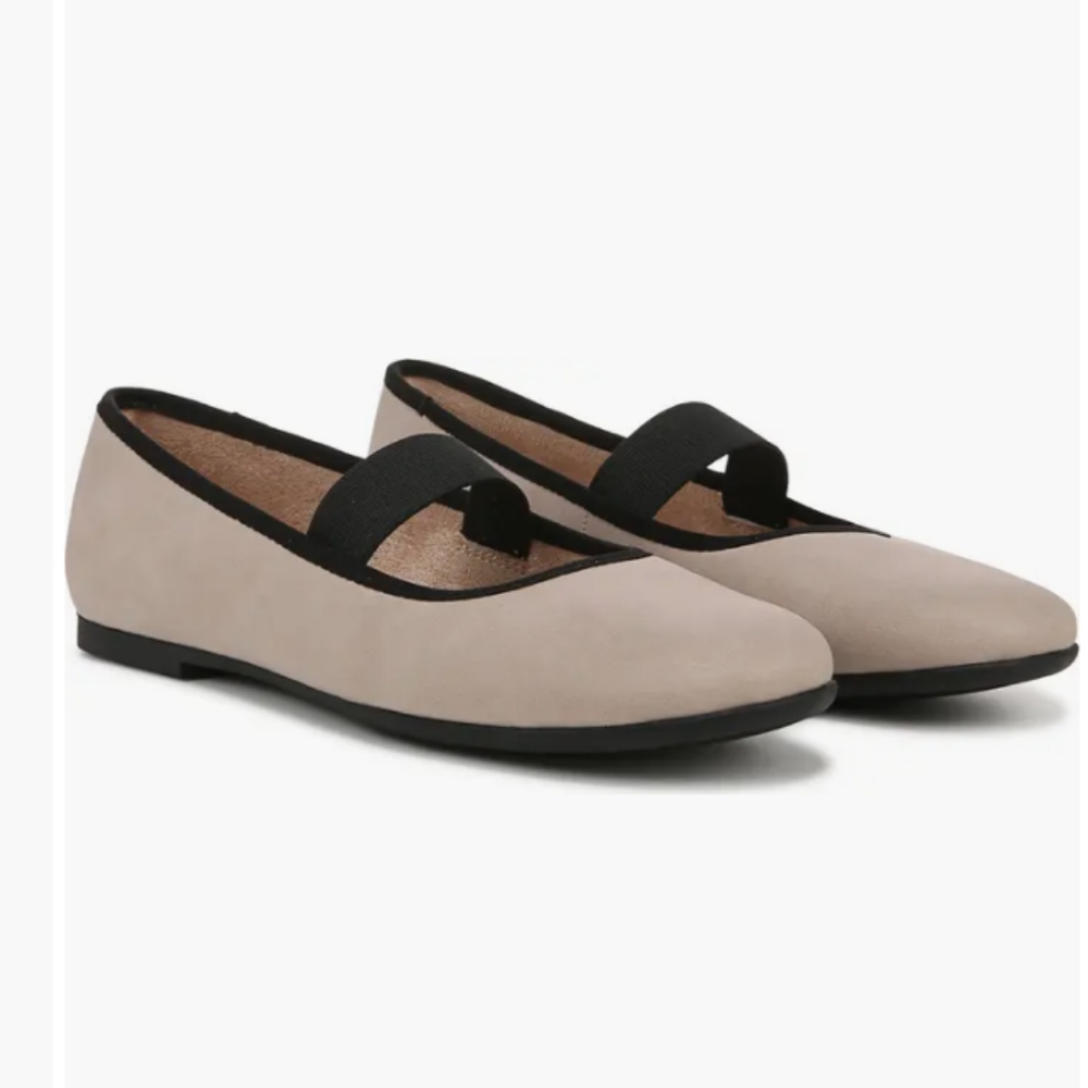SOUL Naturalizer Beige and Black Women's Ballet Flats